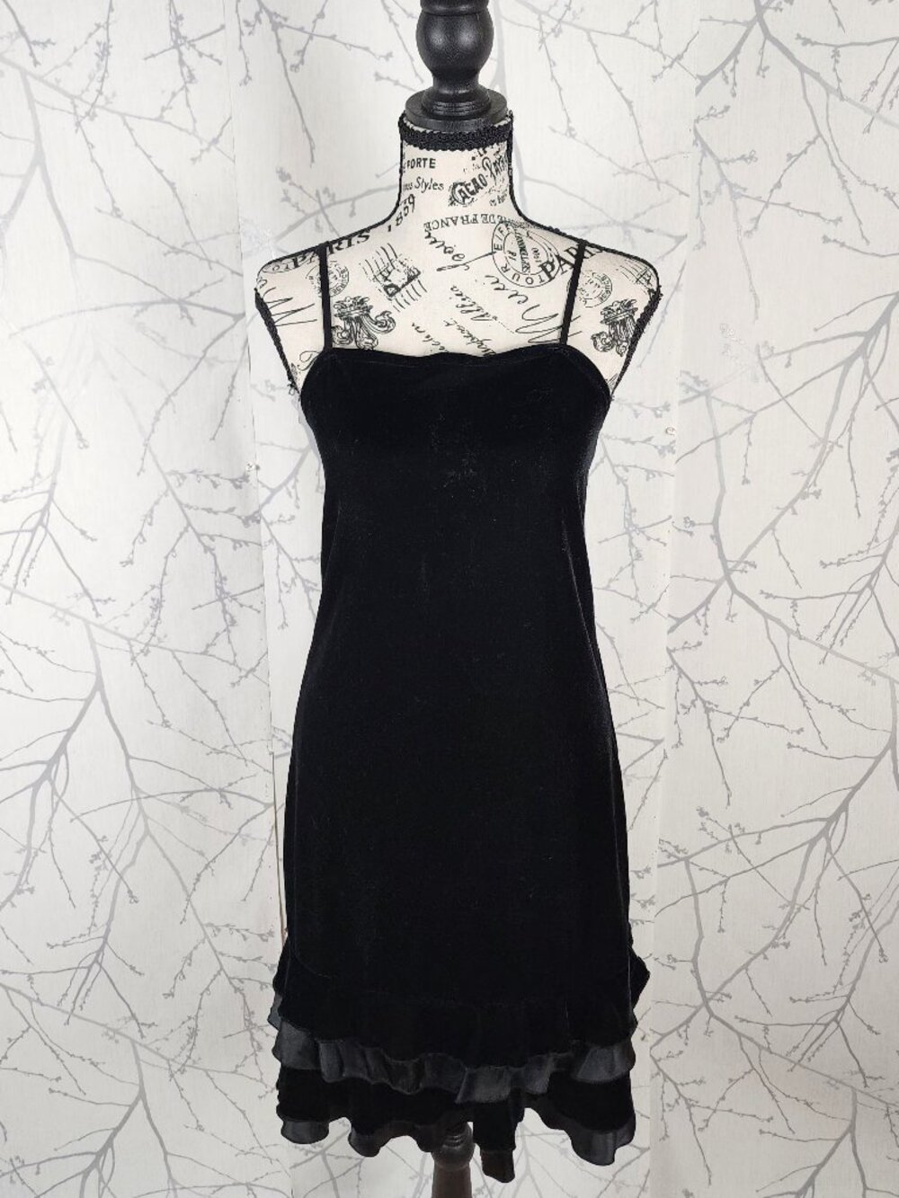 Youngstreet NWT Black Velvet Strappy Tiered Ruffle Midi Dress